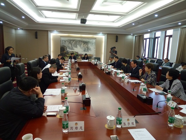 北京双色球参加优化发展环境座谈会